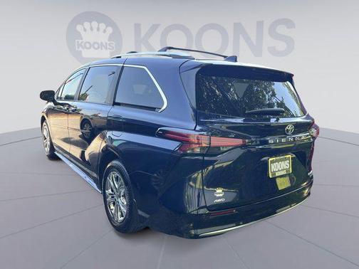 2024 Toyota Sienna Platinum 7 Passenger