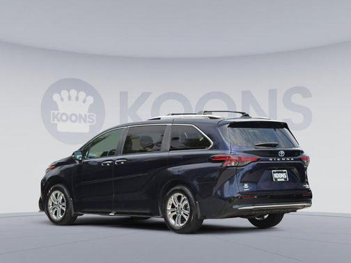 2024 Toyota Sienna Platinum 7 Passenger