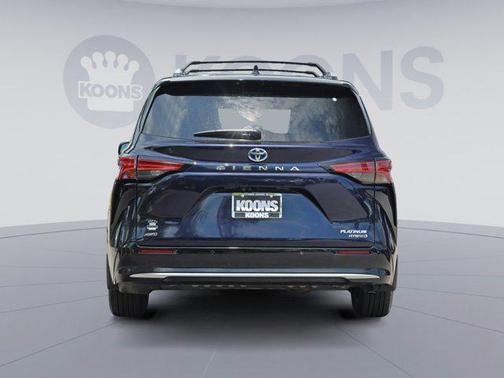 2024 Toyota Sienna Platinum 7 Passenger