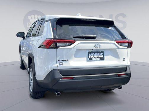 2025 Toyota RAV4 LE