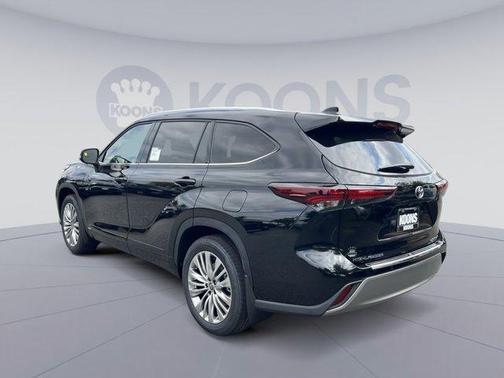 2025 Toyota Highlander Hybrid Platinum