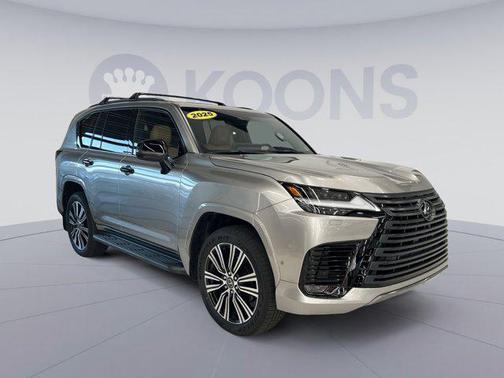 2025 Lexus LX 700h Luxury