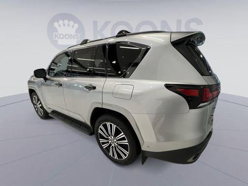 2025 Lexus LX 700h Luxury