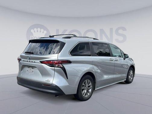 2021 Toyota Sienna XLE 7 Passenger