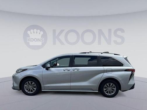 2021 Toyota Sienna XLE 7 Passenger