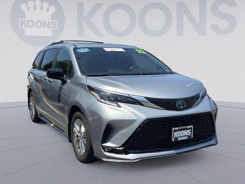 2022 Toyota Sienna XSE 7 Passenger