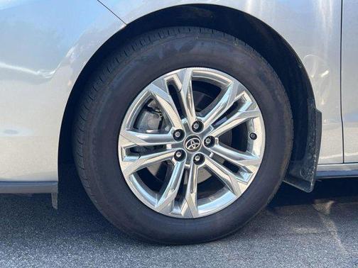 2022 Toyota Sienna XSE 7 Passenger
