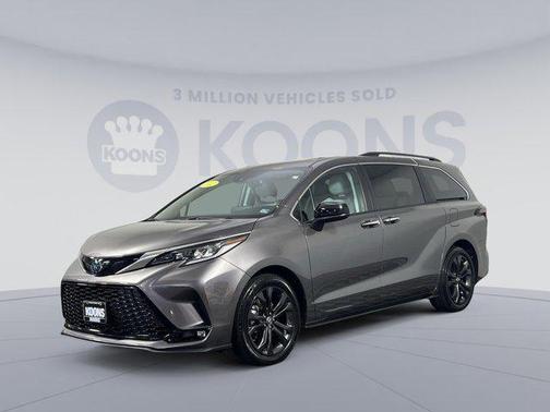 2022 Toyota Sienna XSE 7 Passenger