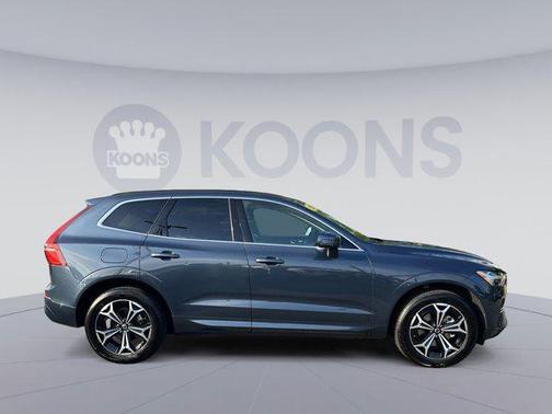 2022 Volvo XC60 Momentum