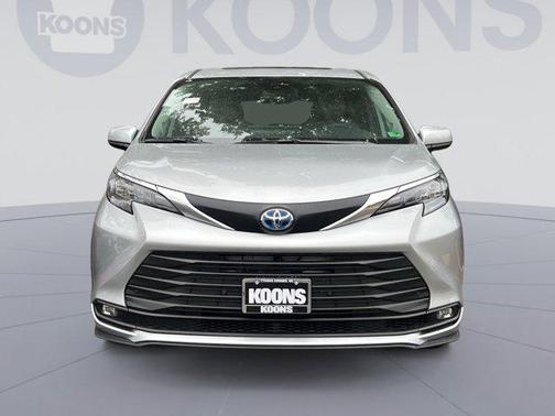 2025 Toyota Sienna XLE 7 Passenger