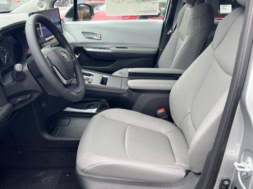 2025 Toyota Sienna XLE 7 Passenger