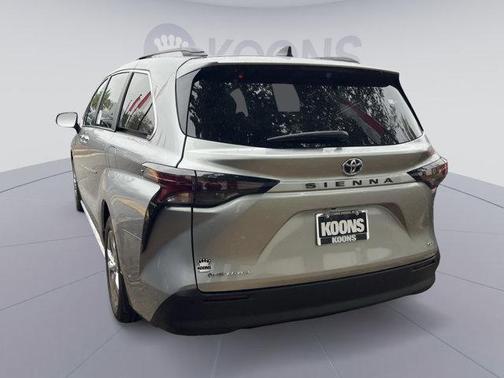 2025 Toyota Sienna XLE 7 Passenger