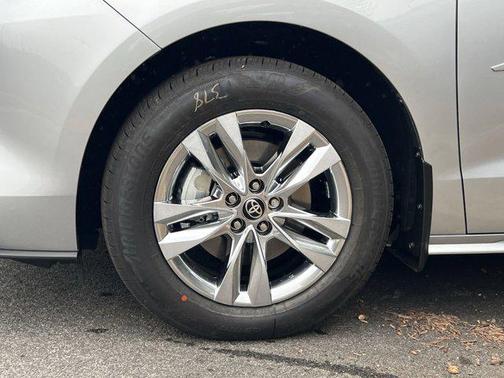 2025 Toyota Sienna XLE 7 Passenger