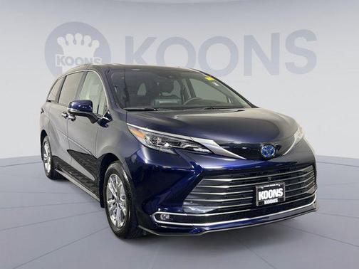 2024 Toyota Sienna Platinum