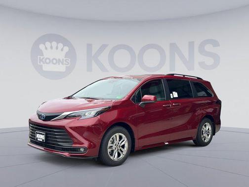 2025 Toyota Sienna XLE 7 Passenger