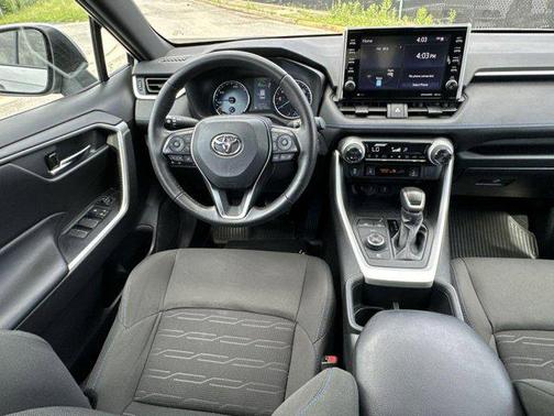 2022 Toyota RAV4 Hybrid SE