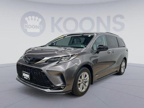 2021 Toyota Sienna XSE 7 Passenger