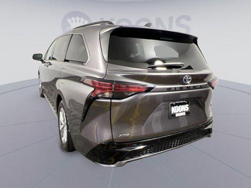 2021 Toyota Sienna XSE 7 Passenger