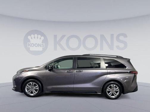 2021 Toyota Sienna XSE 7 Passenger