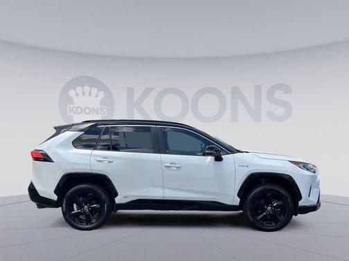 2021 Toyota RAV4 Hybrid SE