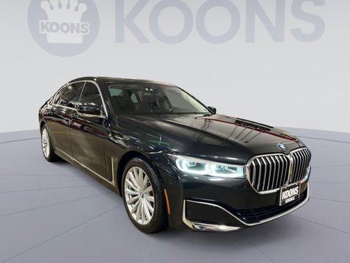2022 BMW 740 i xDrive