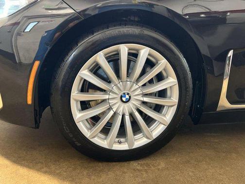 2022 BMW 740 i xDrive