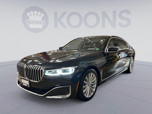 2022 BMW 740 i xDrive