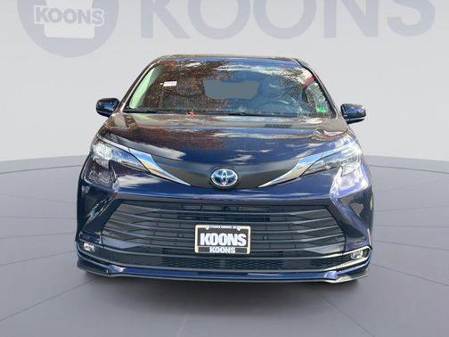 2025 Toyota Sienna XLE