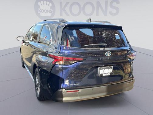 2025 Toyota Sienna XLE