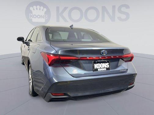 2021 Toyota Avalon Hybrid XLE Plus