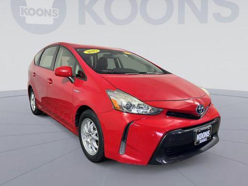 2015 Toyota Prius v Four