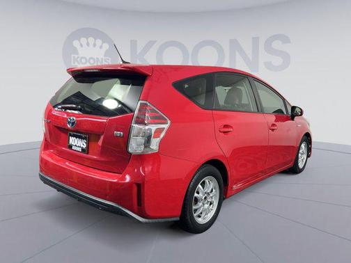 2015 Toyota Prius v Four