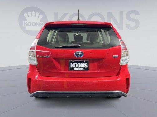 2015 Toyota Prius v Four