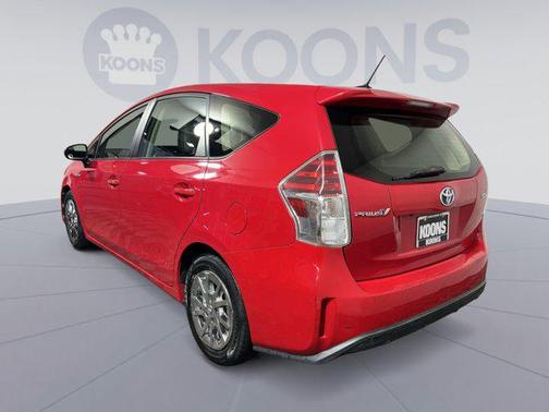 2015 Toyota Prius v Four
