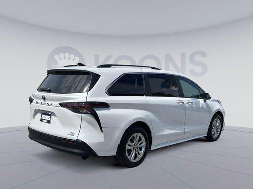 2024 Toyota Sienna XLE 7 Passenger