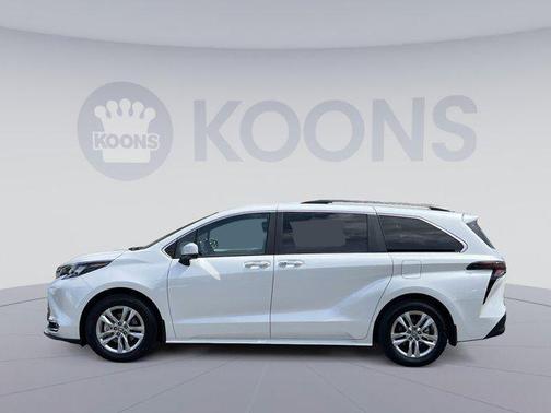 2024 Toyota Sienna XLE 7 Passenger