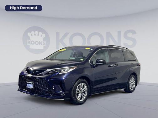 2023 Toyota Sienna XSE 7 Passenger