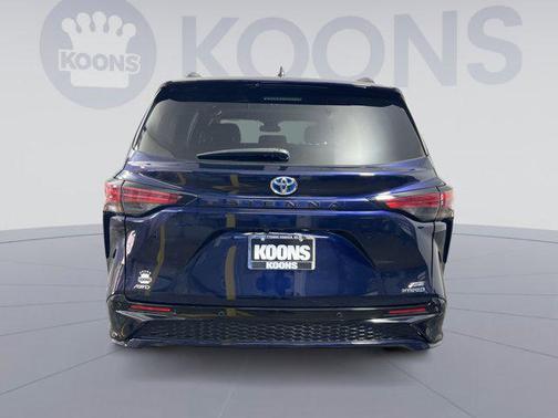 2023 Toyota Sienna XSE 7 Passenger