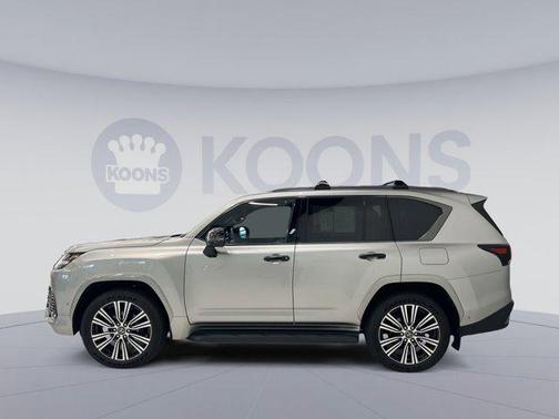 2025 Lexus LX 700h Luxury