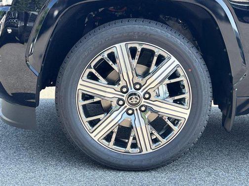 2025 Toyota Sequoia Base