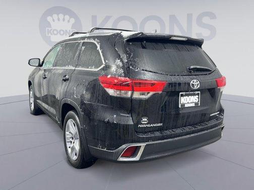 Midnight Black Metallic 2018 Toyota Highlander Limited