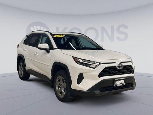 Ice Cap 2024 Toyota RAV4 XLE