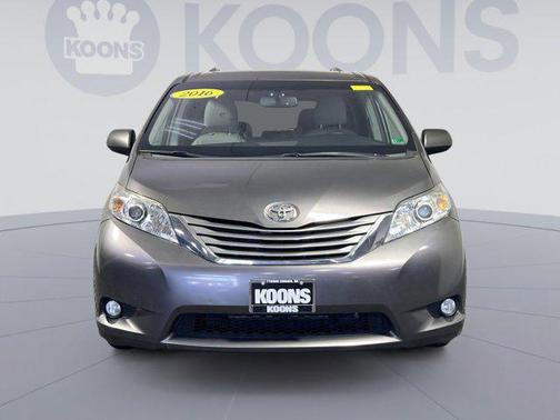 2016 Toyota Sienna XLE