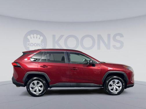 2020 Toyota RAV4 LE