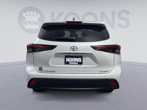 2024 Toyota Highlander LE