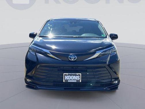 2025 Toyota Sienna XLE 7 Passenger