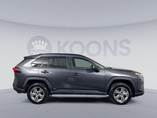 2025 Toyota RAV4 Hybrid LE