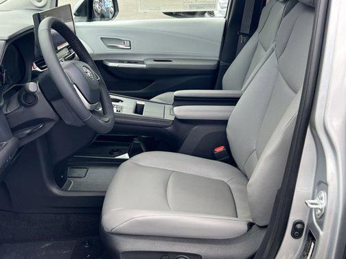 2025 Toyota Sienna XLE 7 Passenger