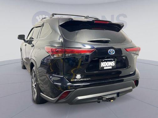 2021 Toyota Highlander Hybrid XLE