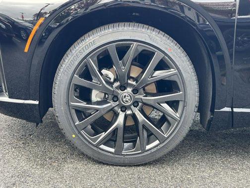 2025 Toyota Crown Signia Limited